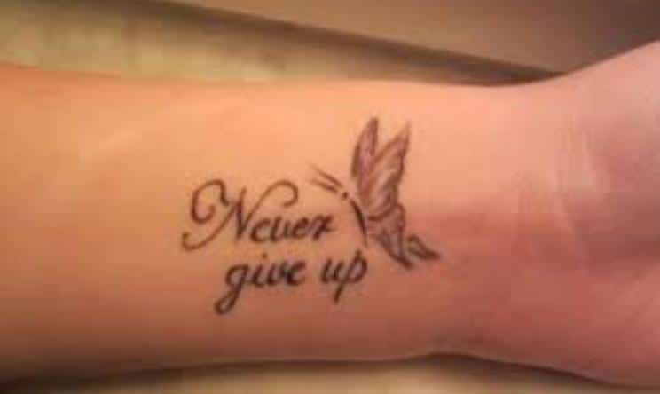 Never give up nghĩa là gì