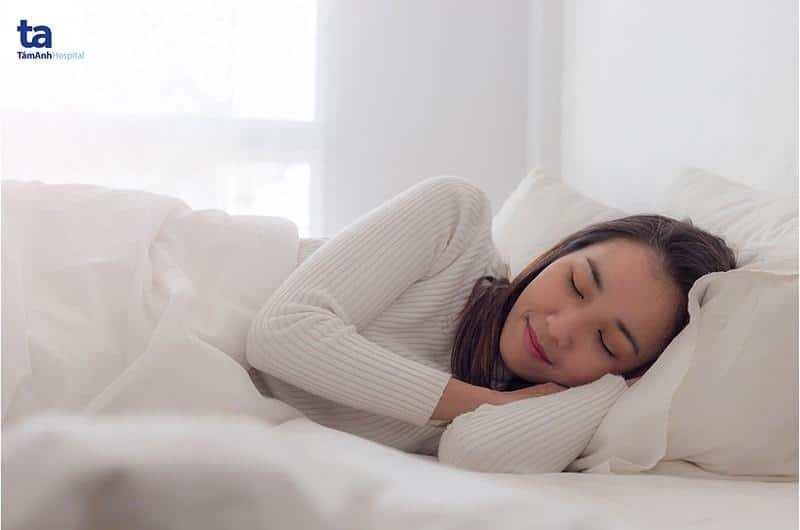 Thai phụ cố gắng ngủ đủ và ngon giấc để đẩy lùi căng thẳng, mệt mỏi