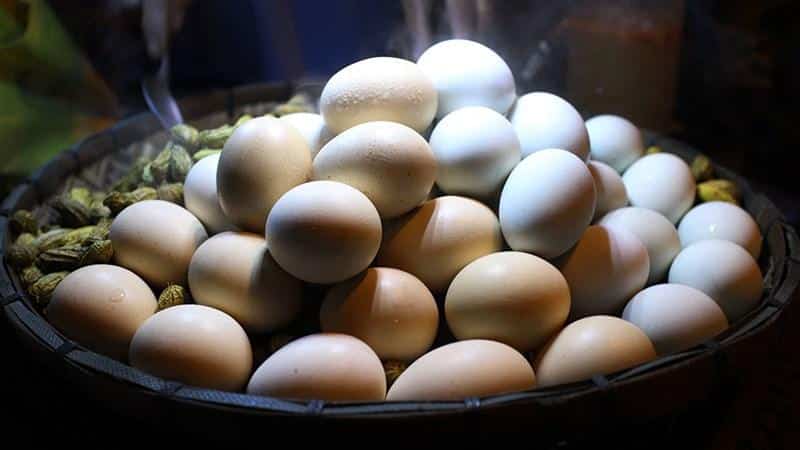 Cách bảo quản trứng vịt lộn sống được lâu